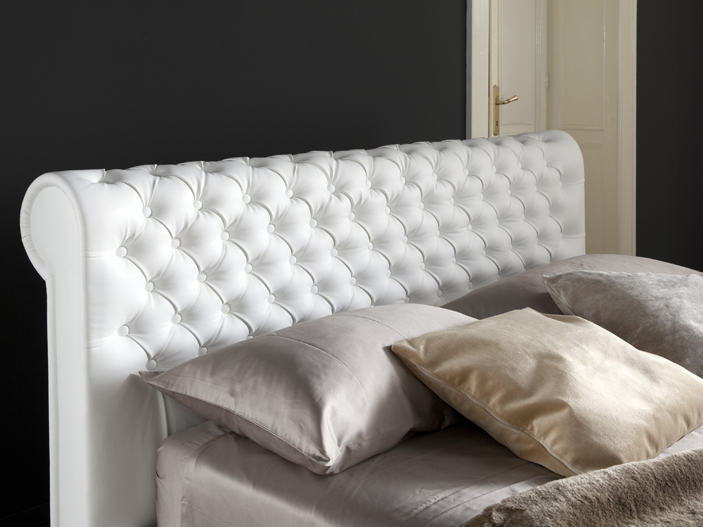Letto classico con testata imbottita: letto in pelle melissa ...