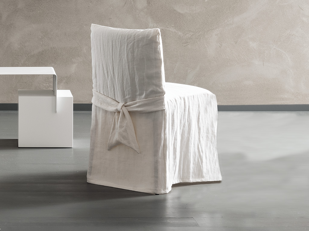 Poltroncina camera da letto: poltroncina da camera in ecopelle con ... Poltroncine moderne per camere da letto